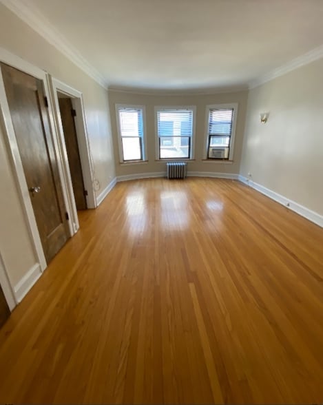 Building Photo - 4519 N Paulina St