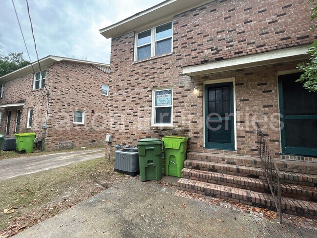 Building Photo - 7032 Fairmont Rd