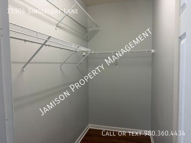Building Photo - 13904 Singleleaf Lane