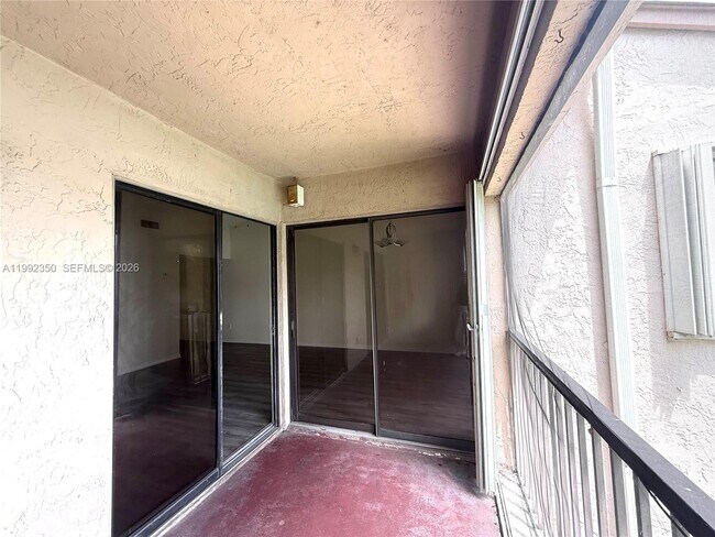 Building Photo - 800 Independence Dr