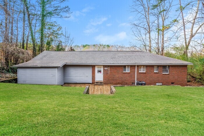 Building Photo - 6655 Goodwin Rd