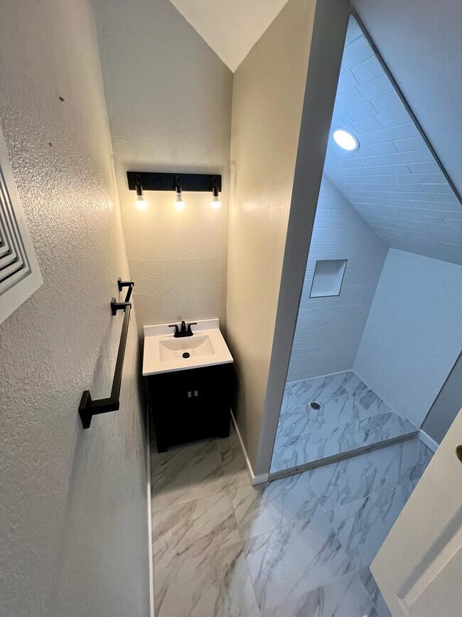 Building Photo - 15149 IL-114