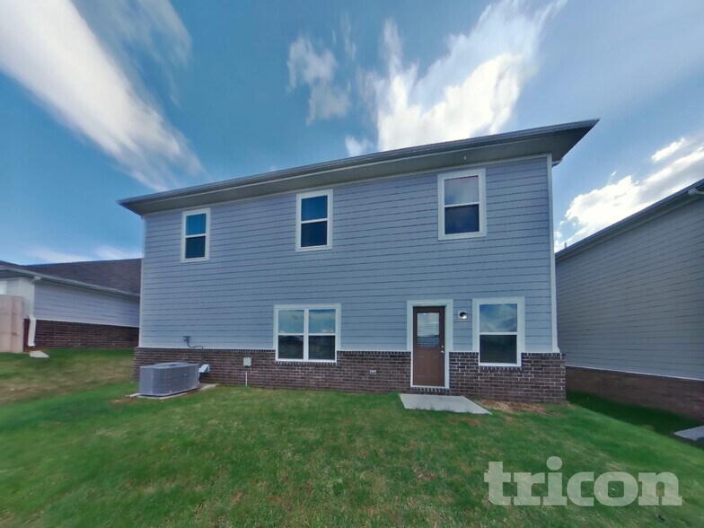 Building Photo - 126 Harvest Cir