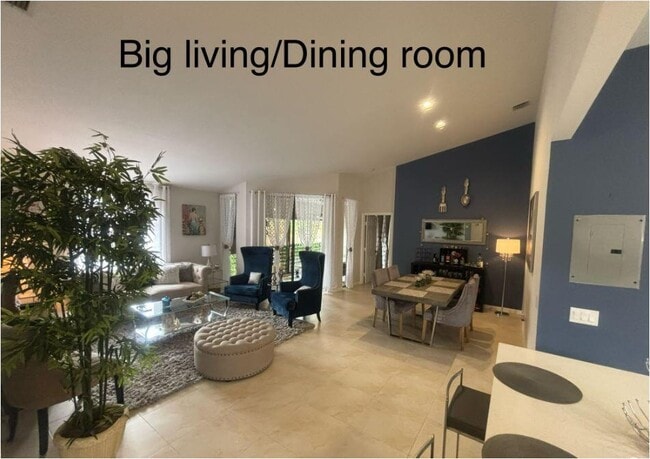Building Photo - 5299 Europa Dr