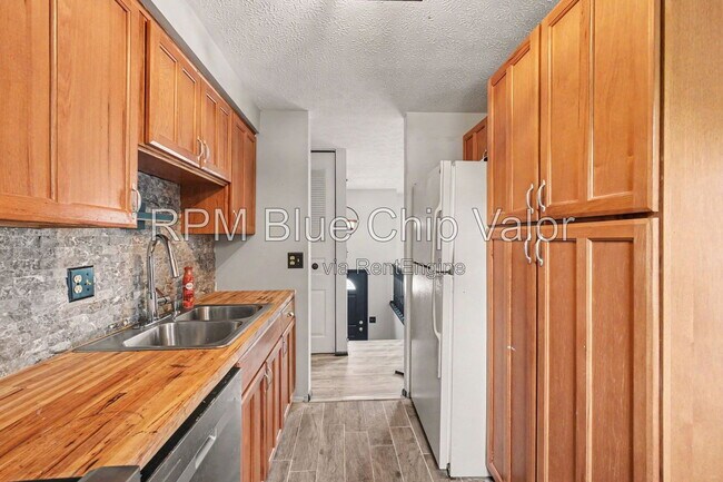 Building Photo - 11674 Greenhaven Ct