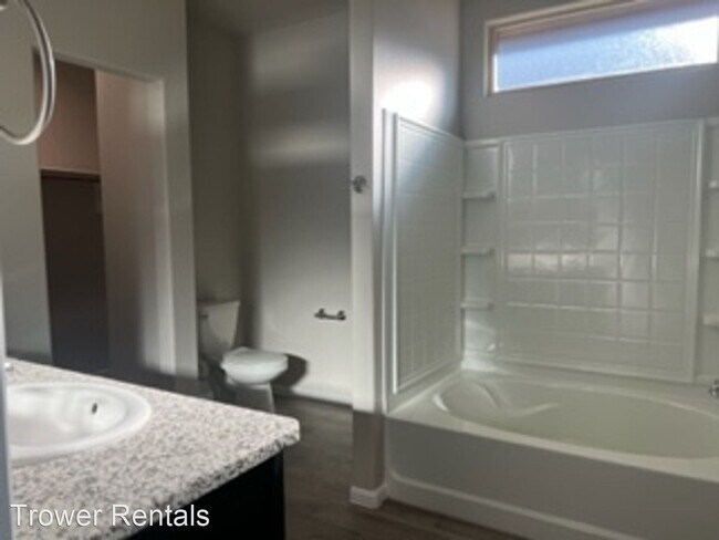 Building Photo - 3 br, 2 bath House - 1902 Twin Falls Dr