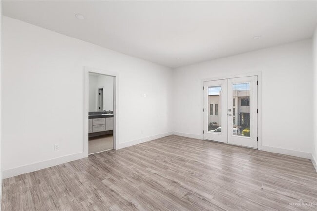 Building Photo - 15 S 42nd St