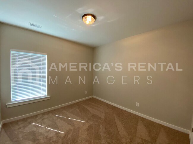 Building Photo - Home for Rent in Thorsby, AL!!! Sign a 13 ...