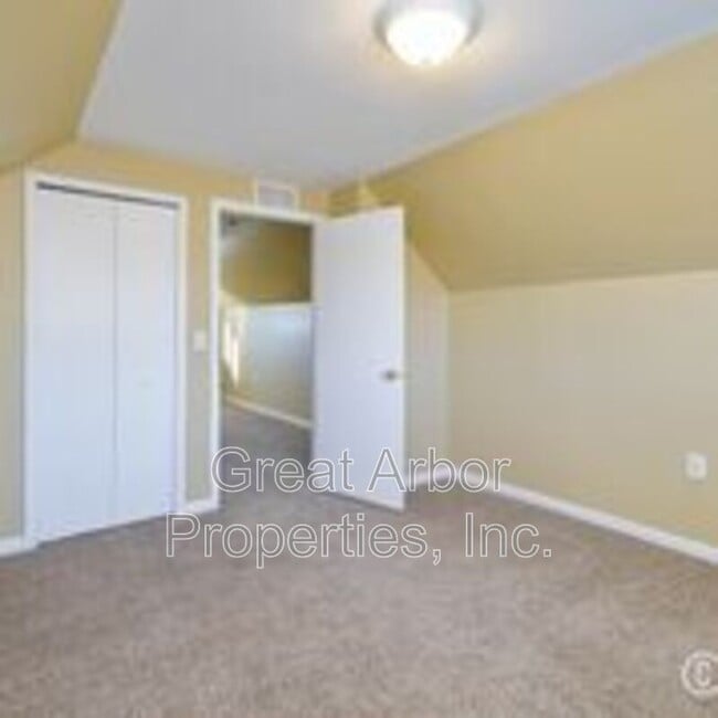 Building Photo - 1062 Rambling Rd