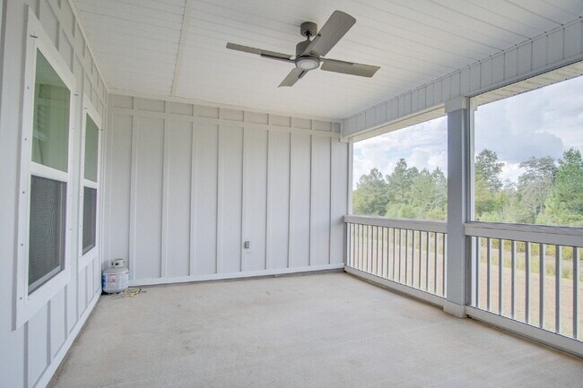 Building Photo - Deer Run 4-Bedroom Rental with 3-Car Garag...