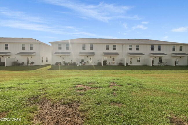 Building Photo - 456 Melrose Wy