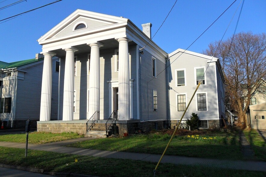 Apt 3 is on 2nd floor at right - 210 N Geneva St