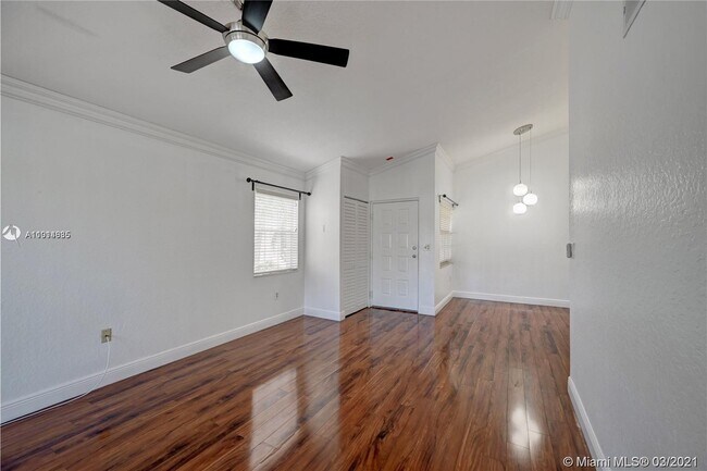 Building Photo - 2850 N Oakland Forest Dr