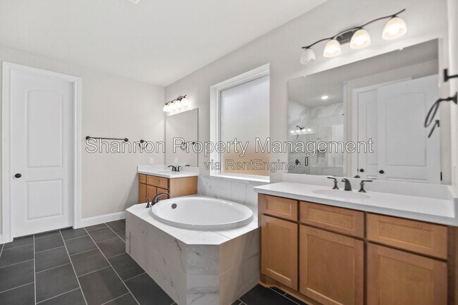 Building Photo - 28080 Woodland Bend Way
