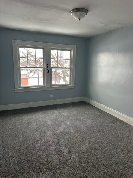 Building Photo - 2087 Goodnor Rd