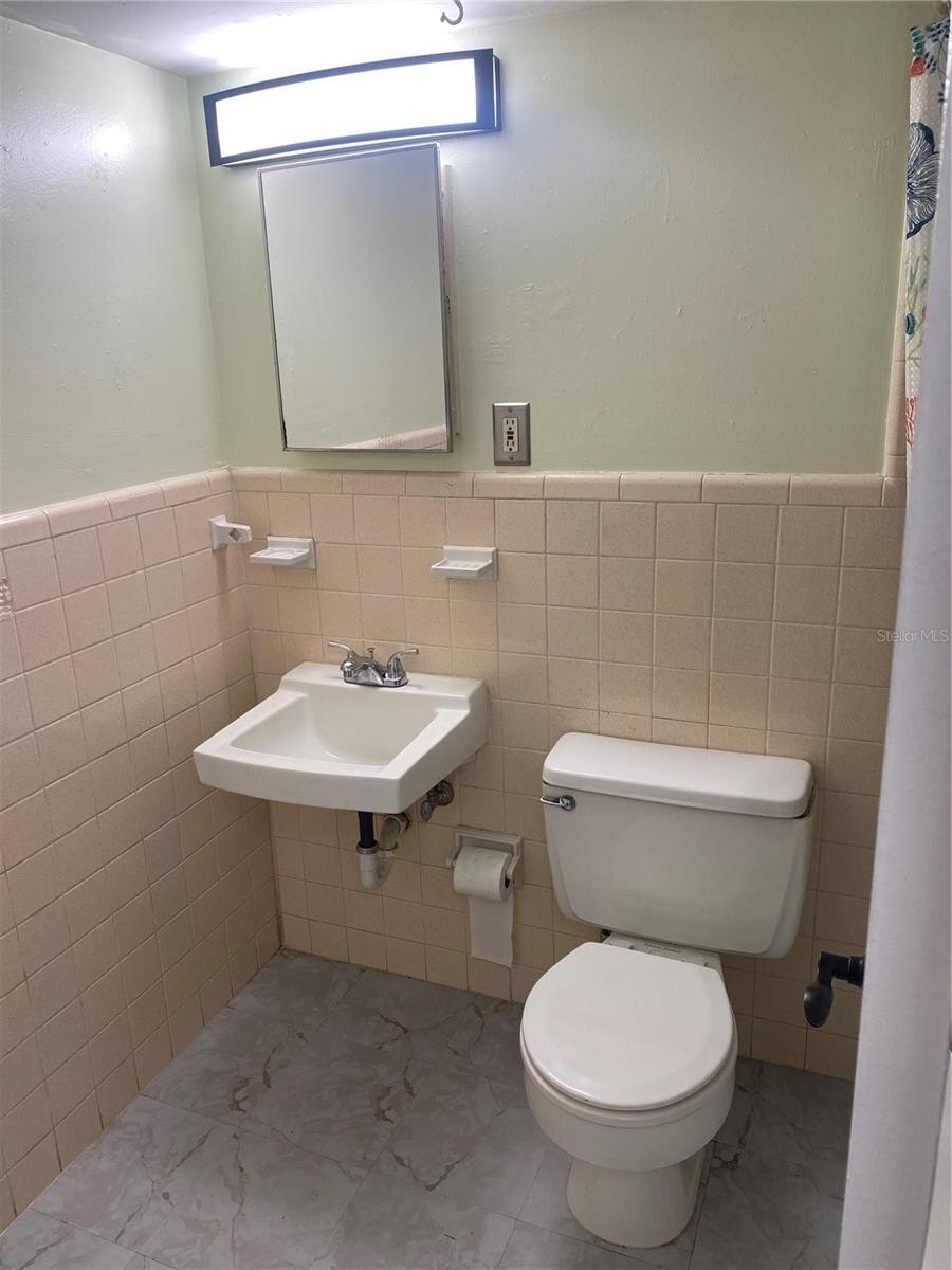 Bathroom - 501 NW 15th Ave