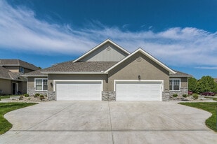 Building Photo - 847 S Hemlock St