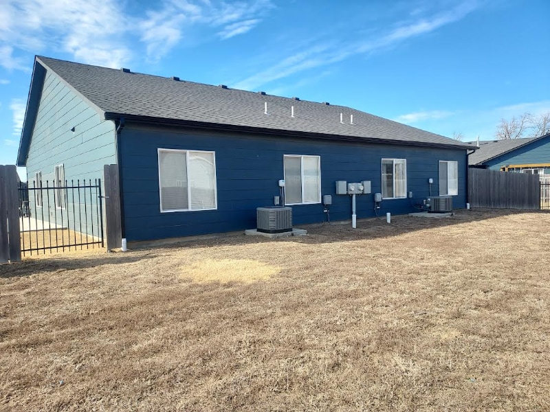 Building Photo - 2334 E Cheyenne Ct