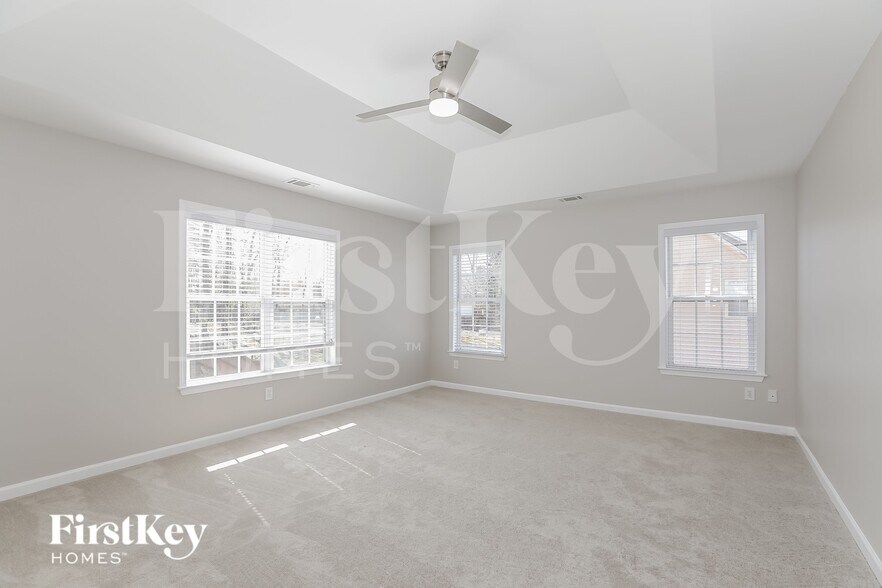 Building Photo - 2127 Mitford Ct