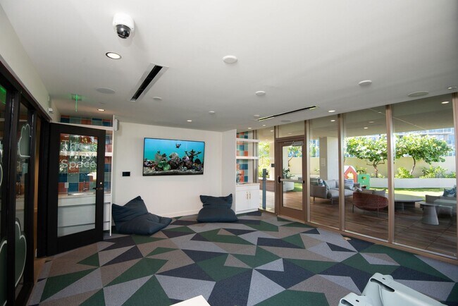 Building Photo - SKY ALA MOANA ONE BEDROOM AVAILABLE NOW