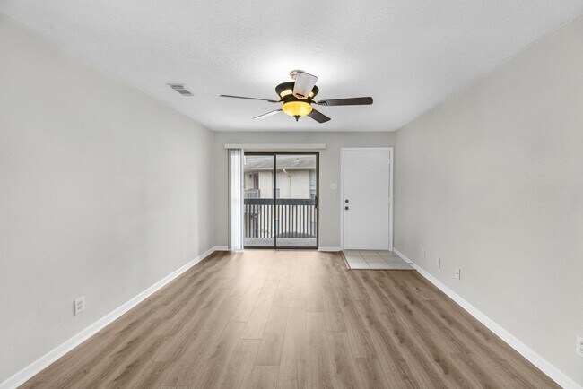 Building Photo - 1900 Bay Area Blvd