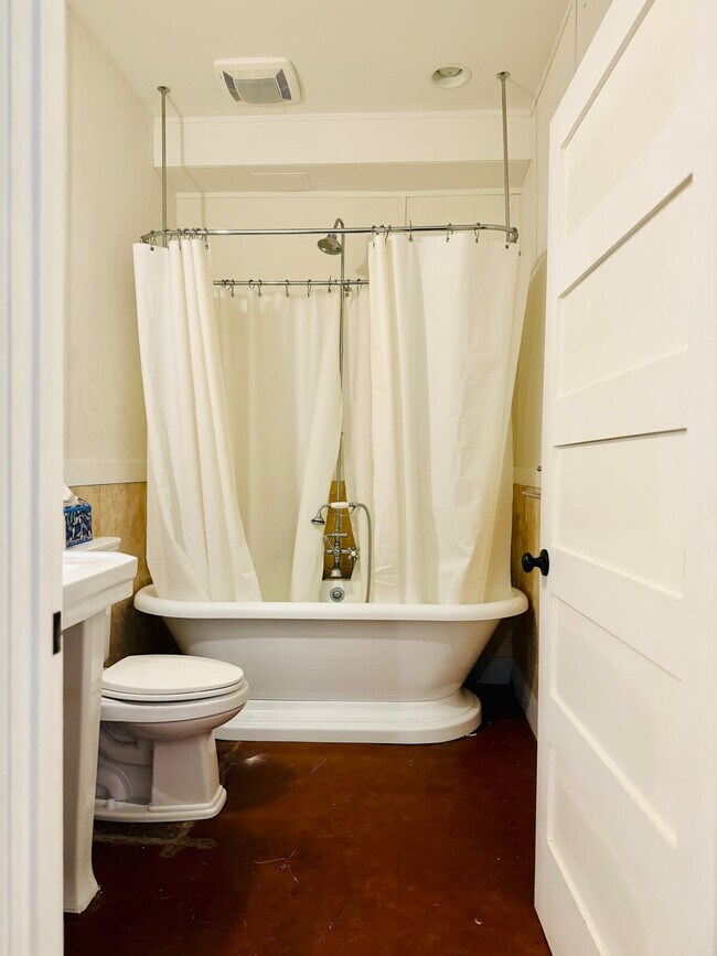 Building Photo - 15378 Holly Dr