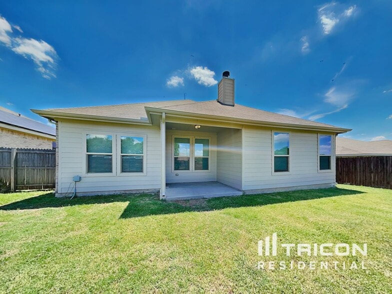 Building Photo - 604 Jennie Marie Cir