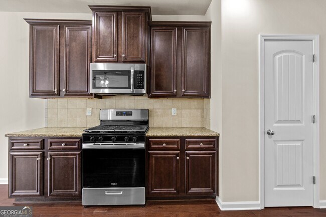 Building Photo - 3379 Gardenside Walk SW