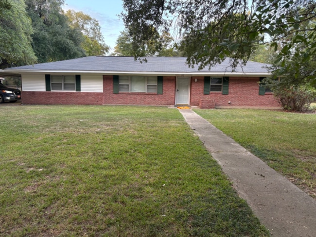 Building Photo - 122 Thomas Dr