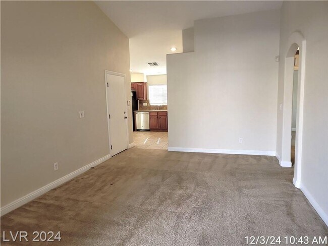 Building Photo - SILVERADO RANCH SINGLE STORY PATIO HOME IN...