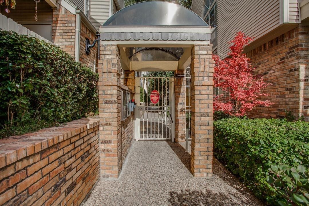 Building Photo - 5325 Bent Tree Forest Dr