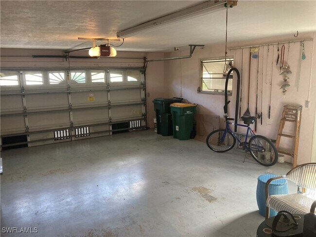 Building Photo - 1256 Mistletoe Ct