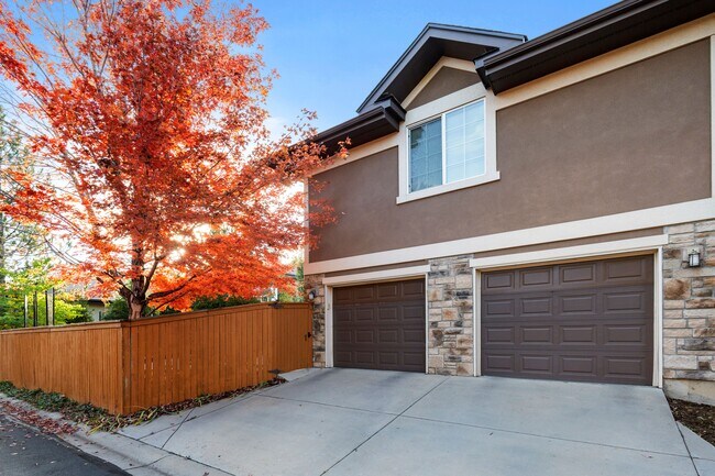 Building Photo - 8201 E 6th Ave