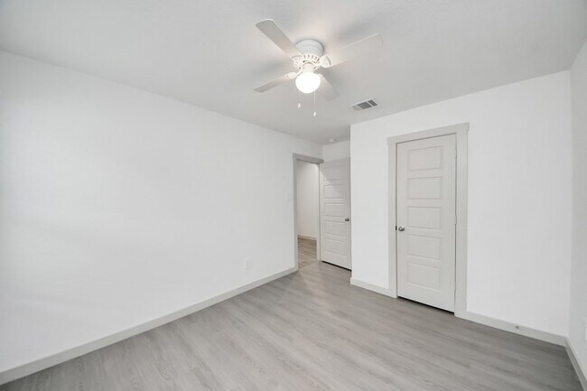 Building Photo - 7803 Golden Rubia Ln
