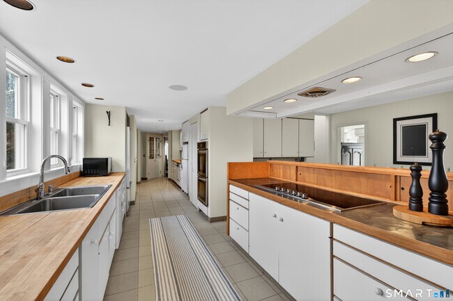 Building Photo - 39 Vineyard Pl