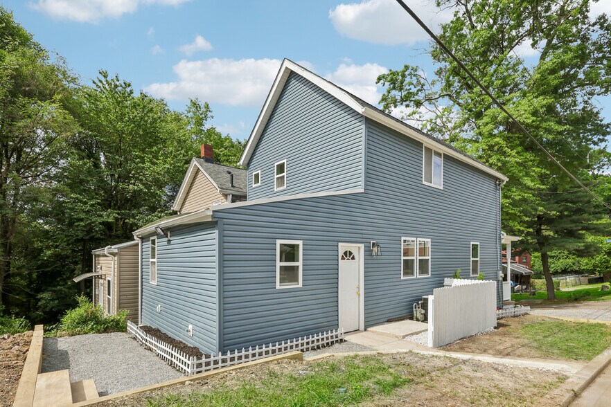 Building Photo - 428 Donna St