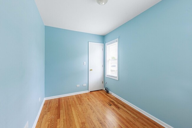 Building Photo - 5557 S Kildare Ave