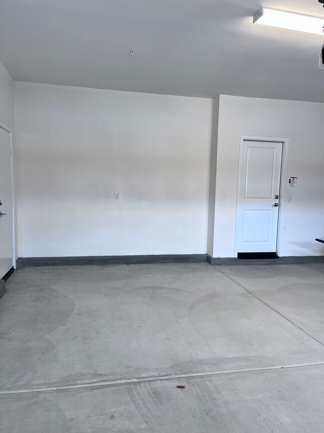 Building Photo - ***NEW BUILD IN LOMA LINDA***