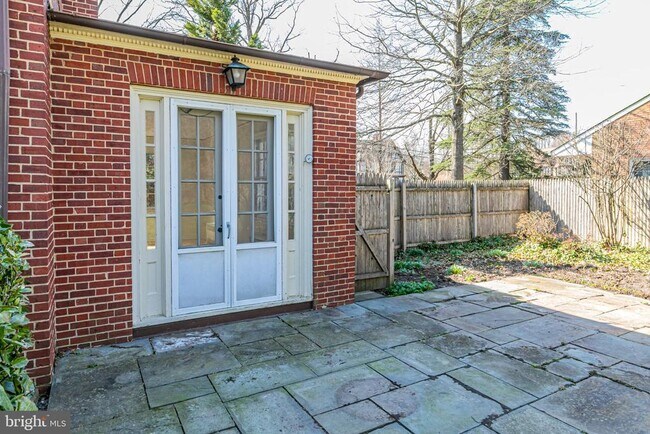 Building Photo - 150 Prospect Ave