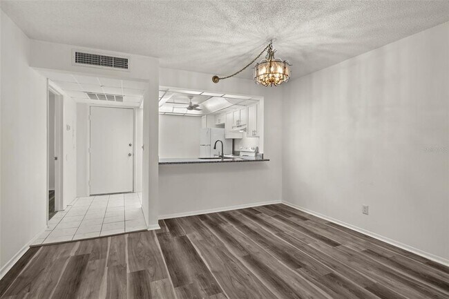 Building Photo - 14130 Rosemary Ln