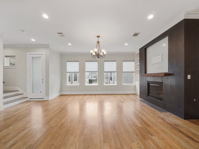 Building Photo - 1512 Thompson St