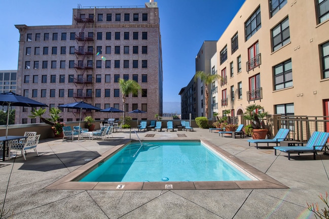 Take a dip in the heated pool and enjoy a thoughtfully designed outdoor escape - Windsor Pasadena