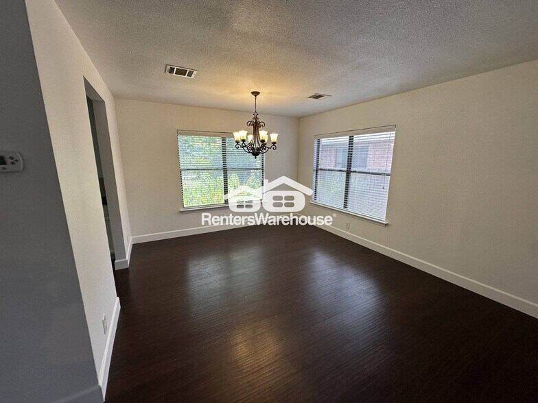 Building Photo - 1305 Bradbury Ln