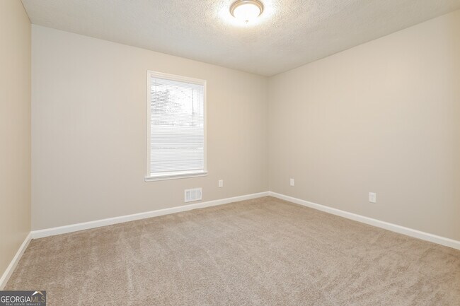 Building Photo - 2246 Camden Ct