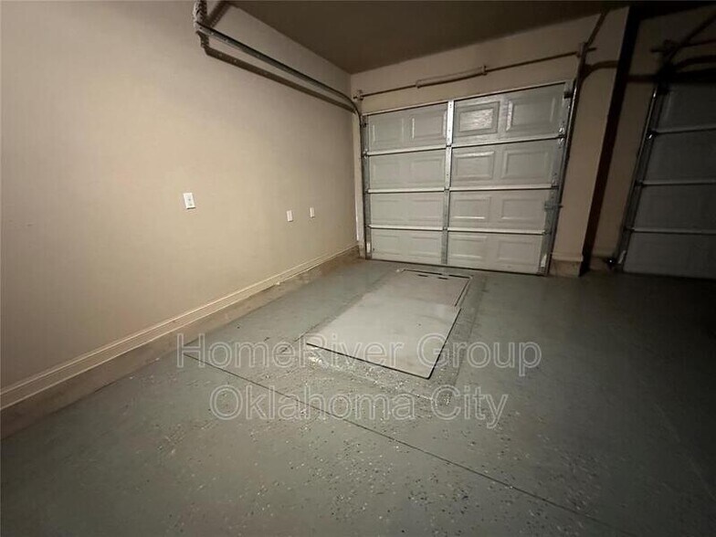 Building Photo - 9209 Misty Ln