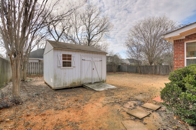 Building Photo - 4 Bedroom 2 Bath in Evans