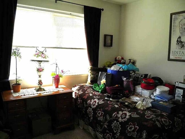 Building Photo - 2 bedroom, 2 bath in Grass Valley, CA