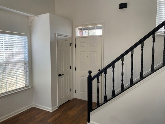 Building Photo - 2200 Parkside Dr