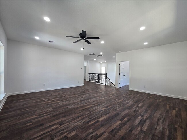 Building Photo - 14811 Wallach Dr