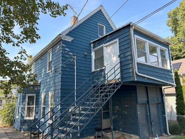 Building Photo - 1371 W 85th St